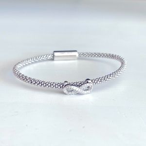 Authentic Links of London Silver Star Dust Infinity Bracelet bangle